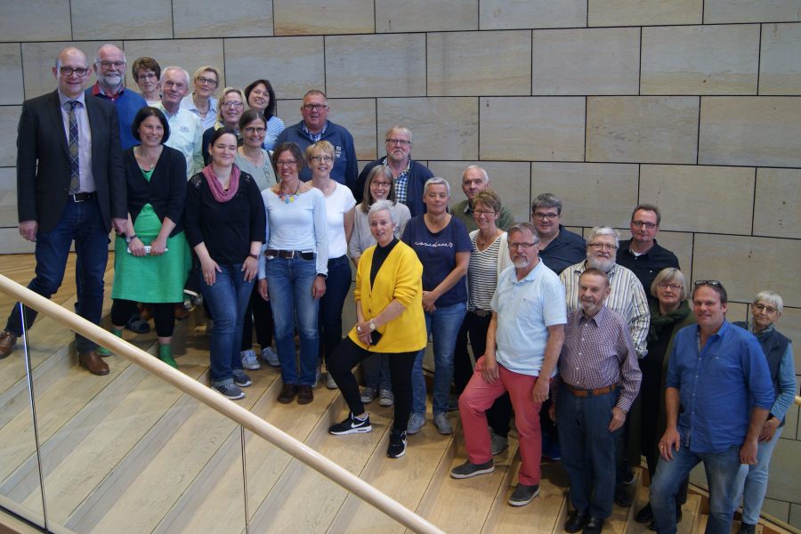 Andre Stinka Empfangt Mitarbeiterinnen Der Stiftung Haus Hall Andre Stinka